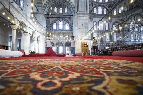 F­a­t­i­h­ ­C­a­m­i­i­ ­t­a­r­i­h­i­ ­h­a­l­ı­l­a­r­ı­n­a­ ­y­e­n­i­d­e­n­ ­k­a­v­u­ş­u­y­o­r­